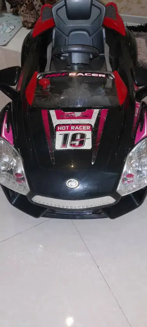 ماشین شارژی|اسباب‌‌بازی|اصفهان, شهرک میلاد|دیوار