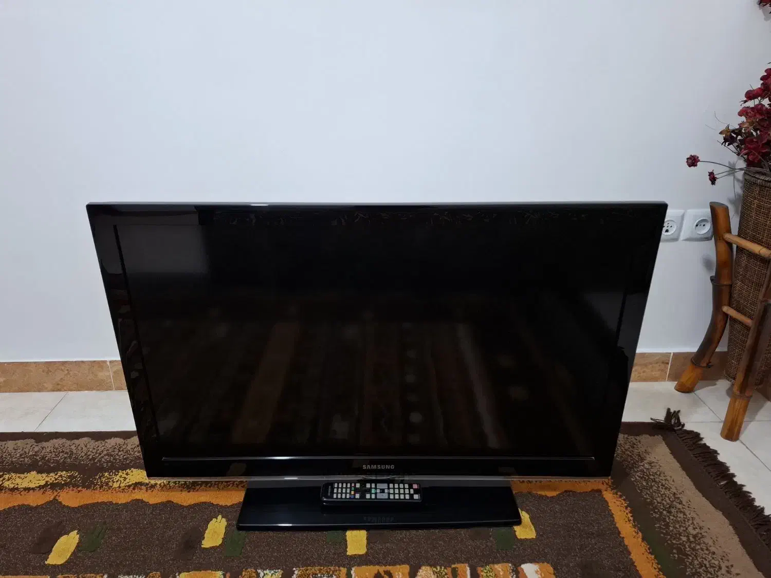 تلویزیون 42اینچ سامسونگ اصل کره|تلویزیون و پروژکتور|رشت, گلزاران|دیوار