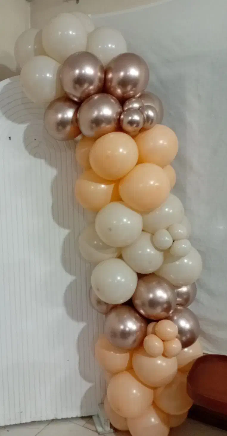 بادکنک کرم و قهوه ای|اسباببازی|هشتگرد, شهرک ریحانه|دیوار