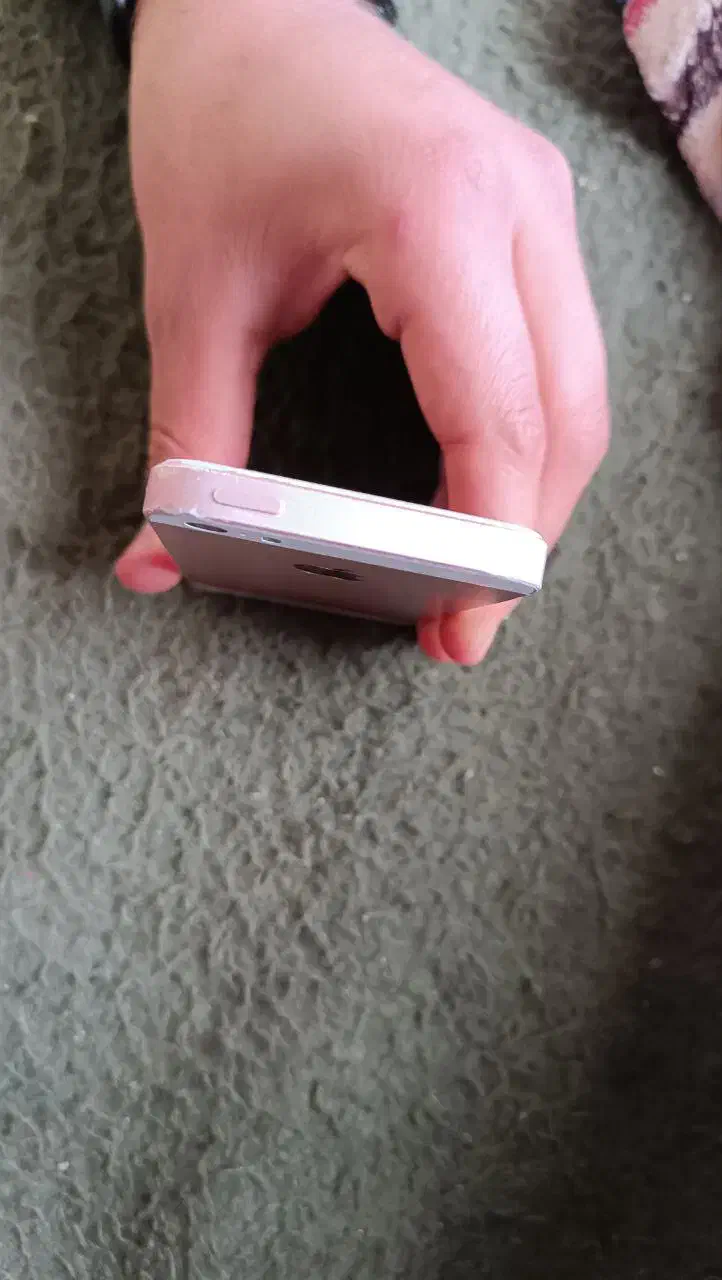 iphone se 16 gig|موبایل|همدان, |دیوار