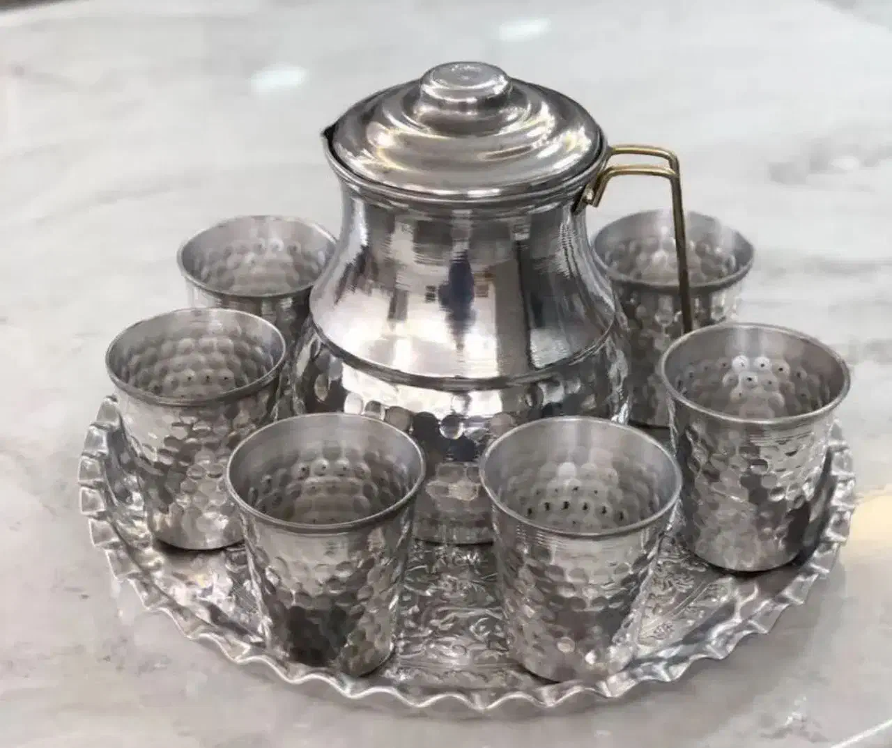 تعدادی ظرف ولباس|ظروف پختوپز|قوچان, |دیوار