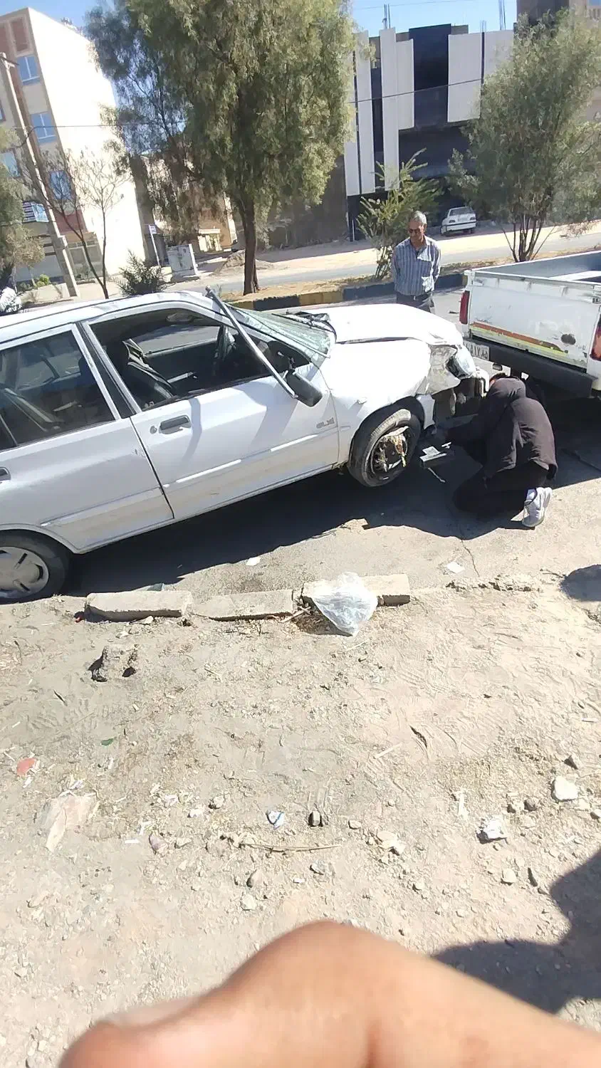 ماشین ۱۳۲تصادفی|خودرو سواری و وانت|زاهدان, |دیوار