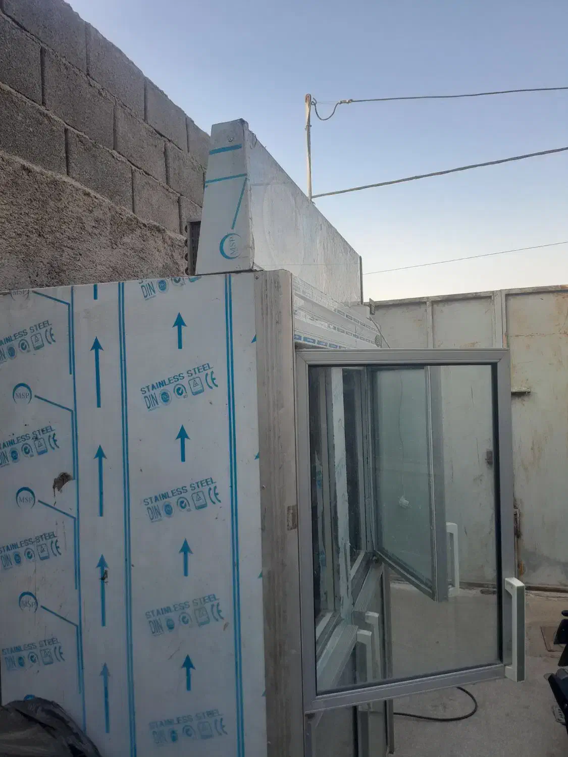 یخچال فریزر و ویترینی .باسکول ۵۰۰کیلویی ومرغ بر|فروشگاه و مغازه|یزد, |دیوار