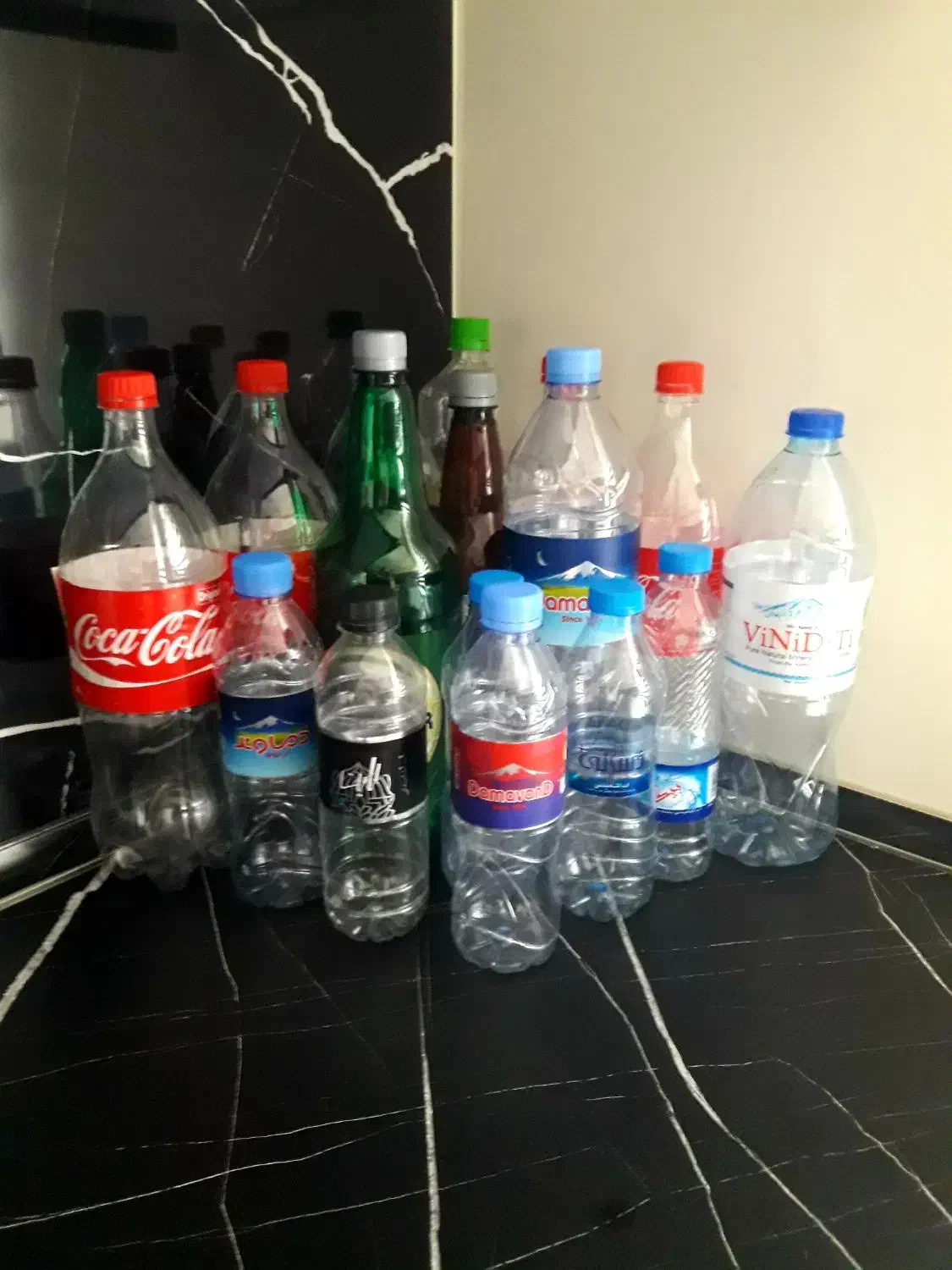 بطری . دبه|ظروف نگهدارنده، پلاستیکی، یک‌بارمصرف|تهران, نظام‌آباد|دیوار