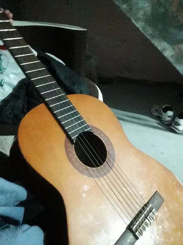 گیتاریاماهاc40|گیتار، بیس، امپلیفایر|دورود, |دیوار