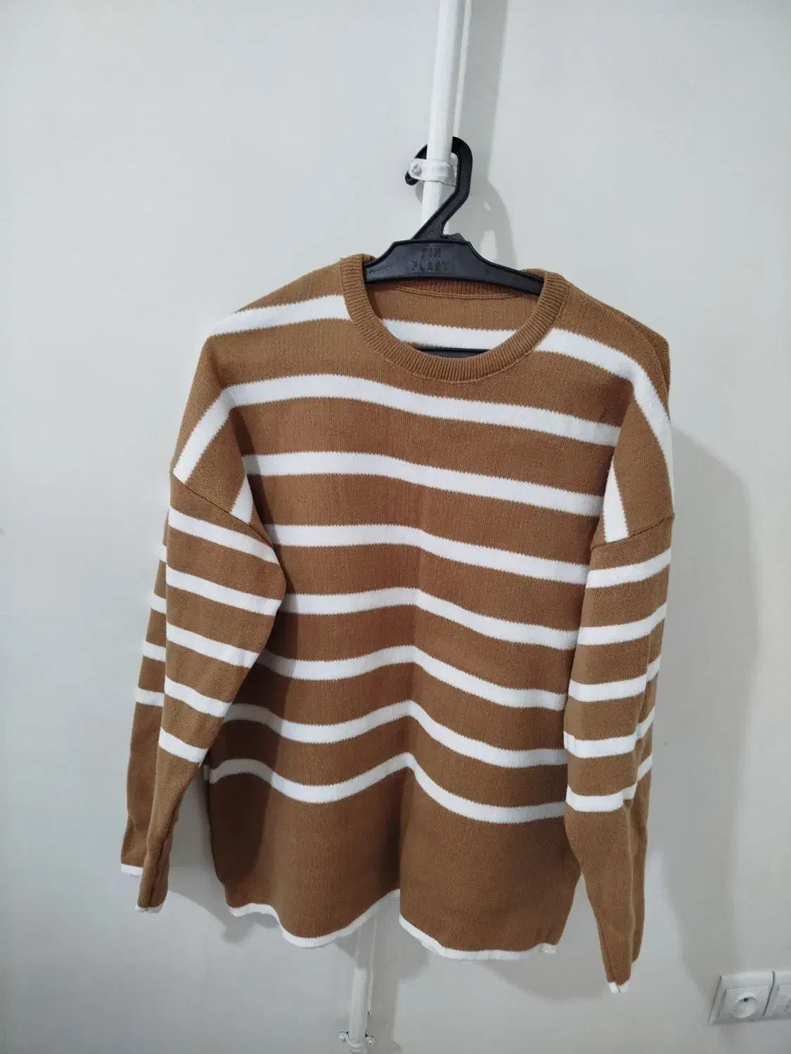 لباس ها نونو|لباس|دورود, |دیوار