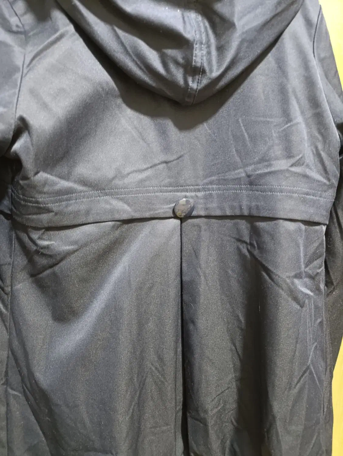 بارونی استردار|لباس|تهران, قیام|دیوار