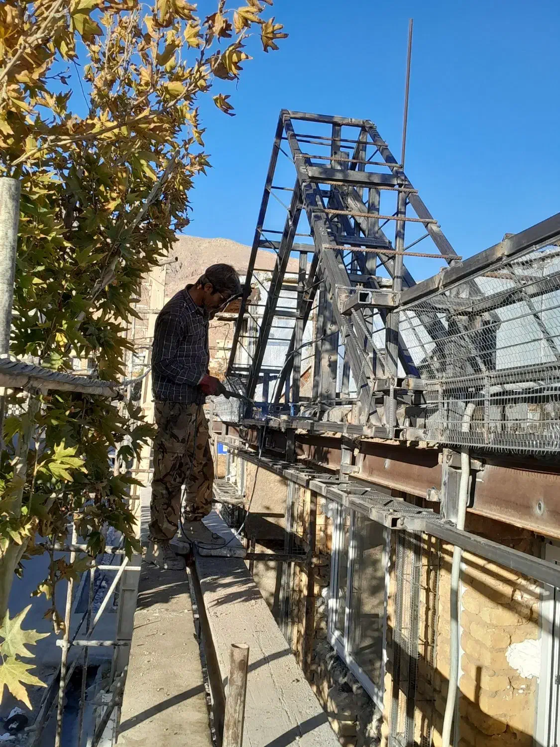 جوشکاری نما رومی.والپست|خدمات پیشه و مهارت|کنگاور, |دیوار