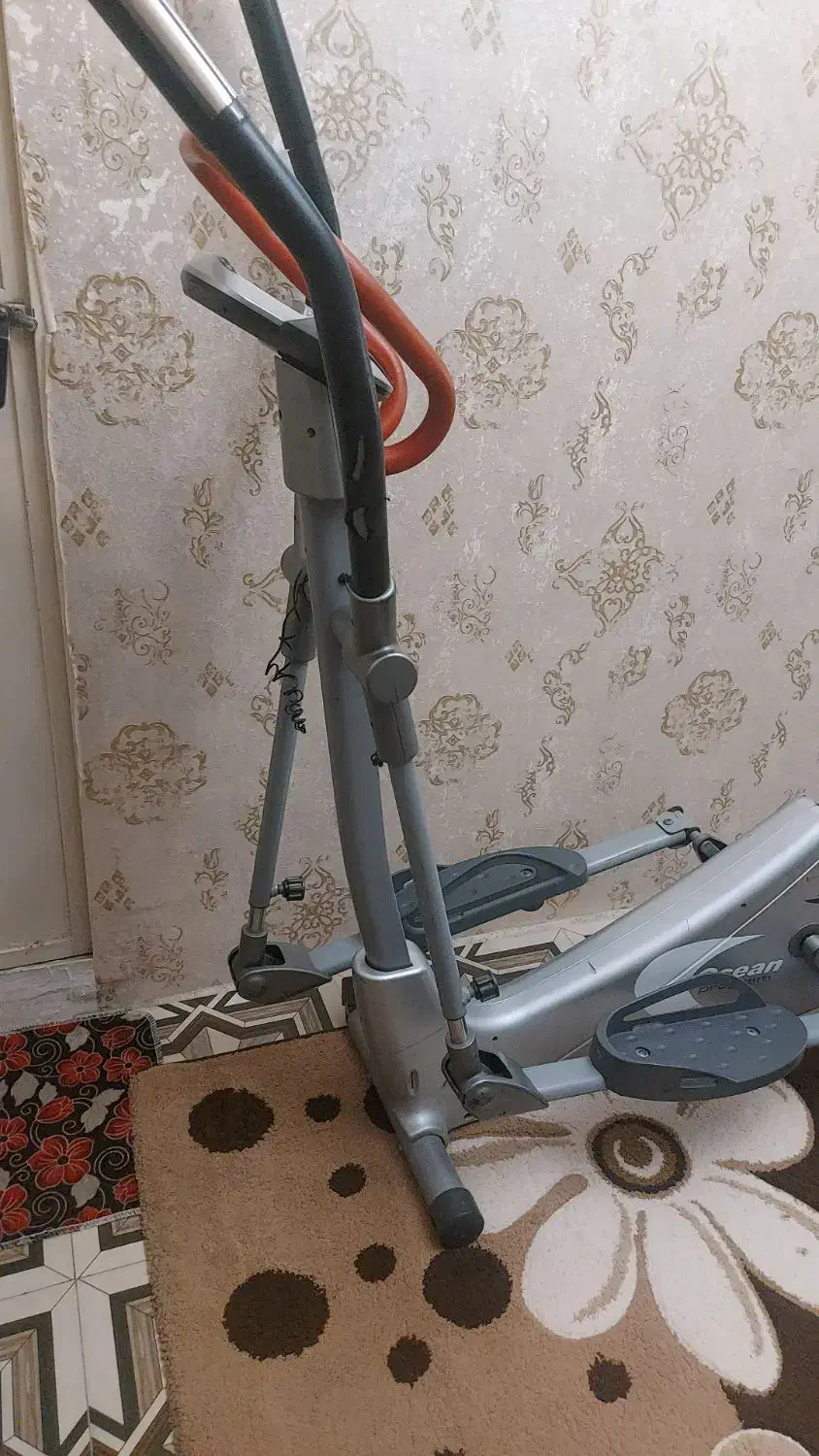 الپتیکال حرفه ای باشگاهی|تجهیزات ورزشی|بروجرد, |دیوار