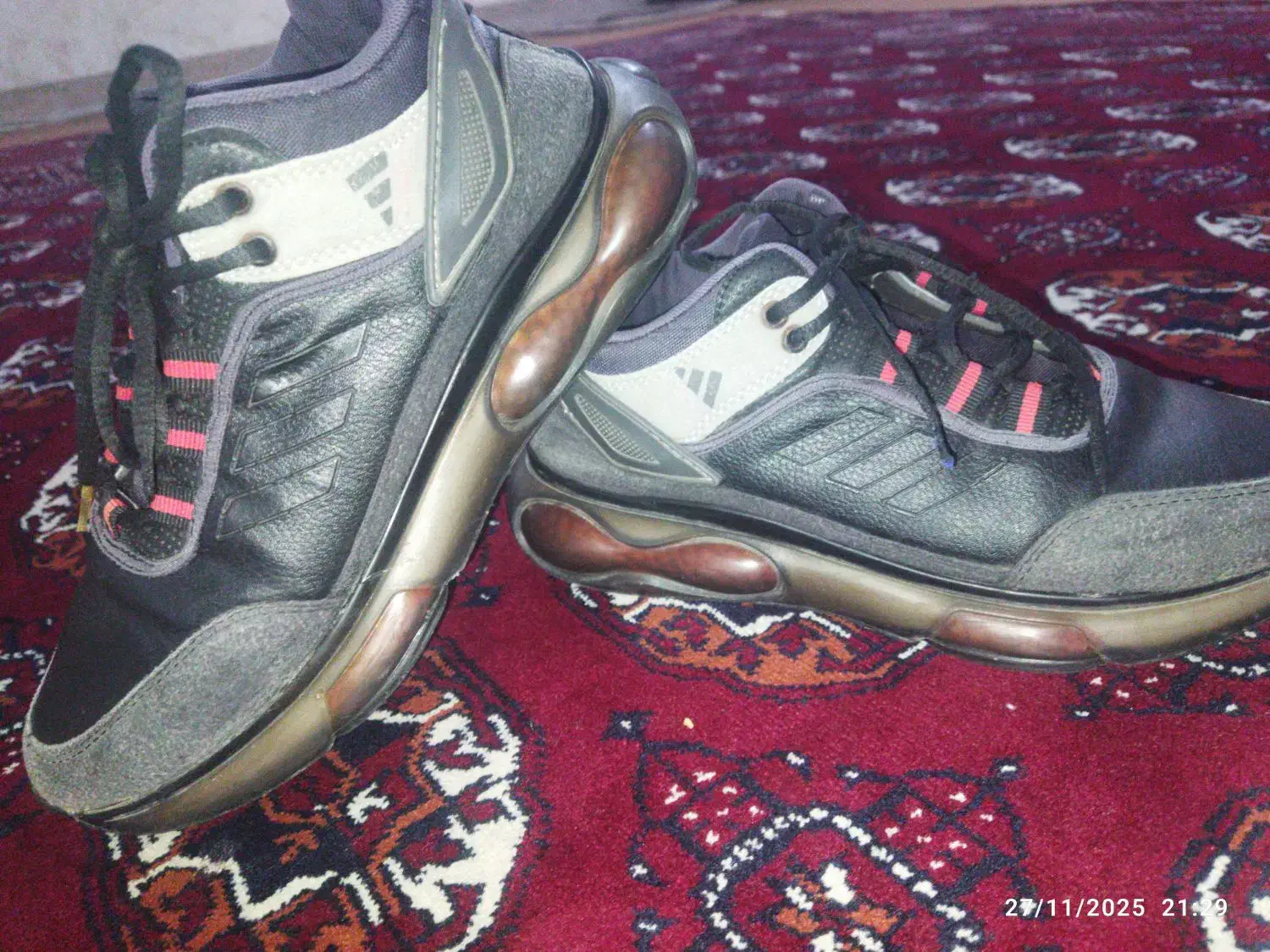 کفش فروشی تمیز خیلی محکم اسپرت اصلی|کیف، کفش، کمربند|آق قلا, |دیوار