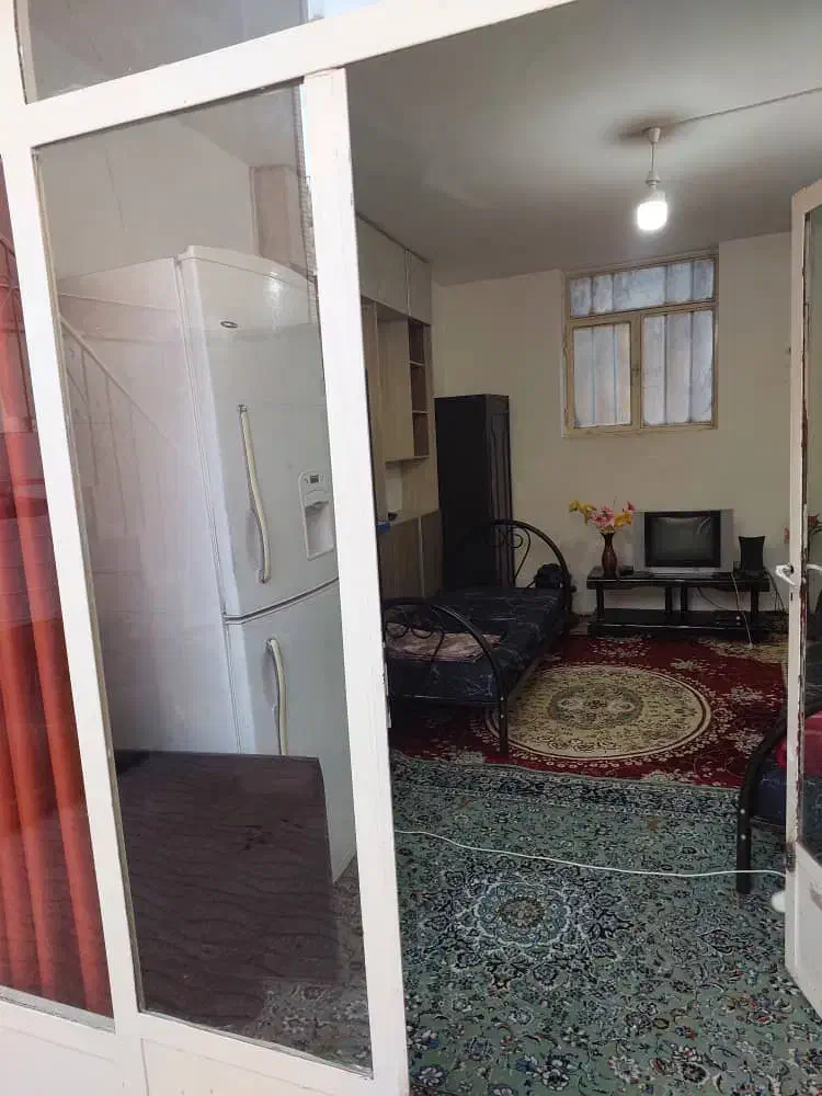 همخانه آقا / اتاق مجزا / امکانات کامل|اجارهٔ آپارتمان|اصفهان, شاهزید|دیوار