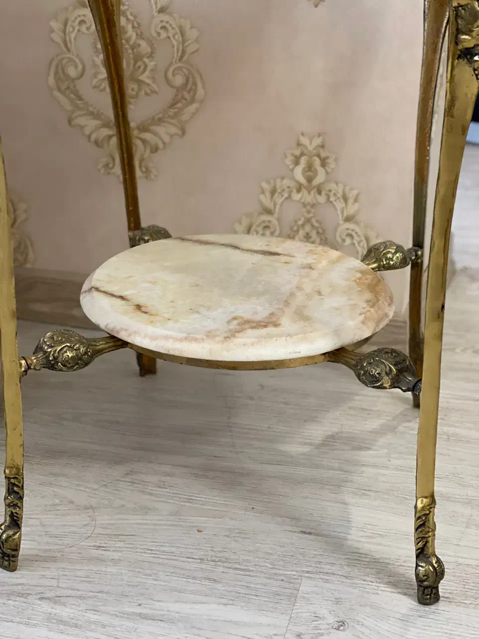 میز برنز گرد|مبلمان خانگی و میز عسلی|خوی, |دیوار
