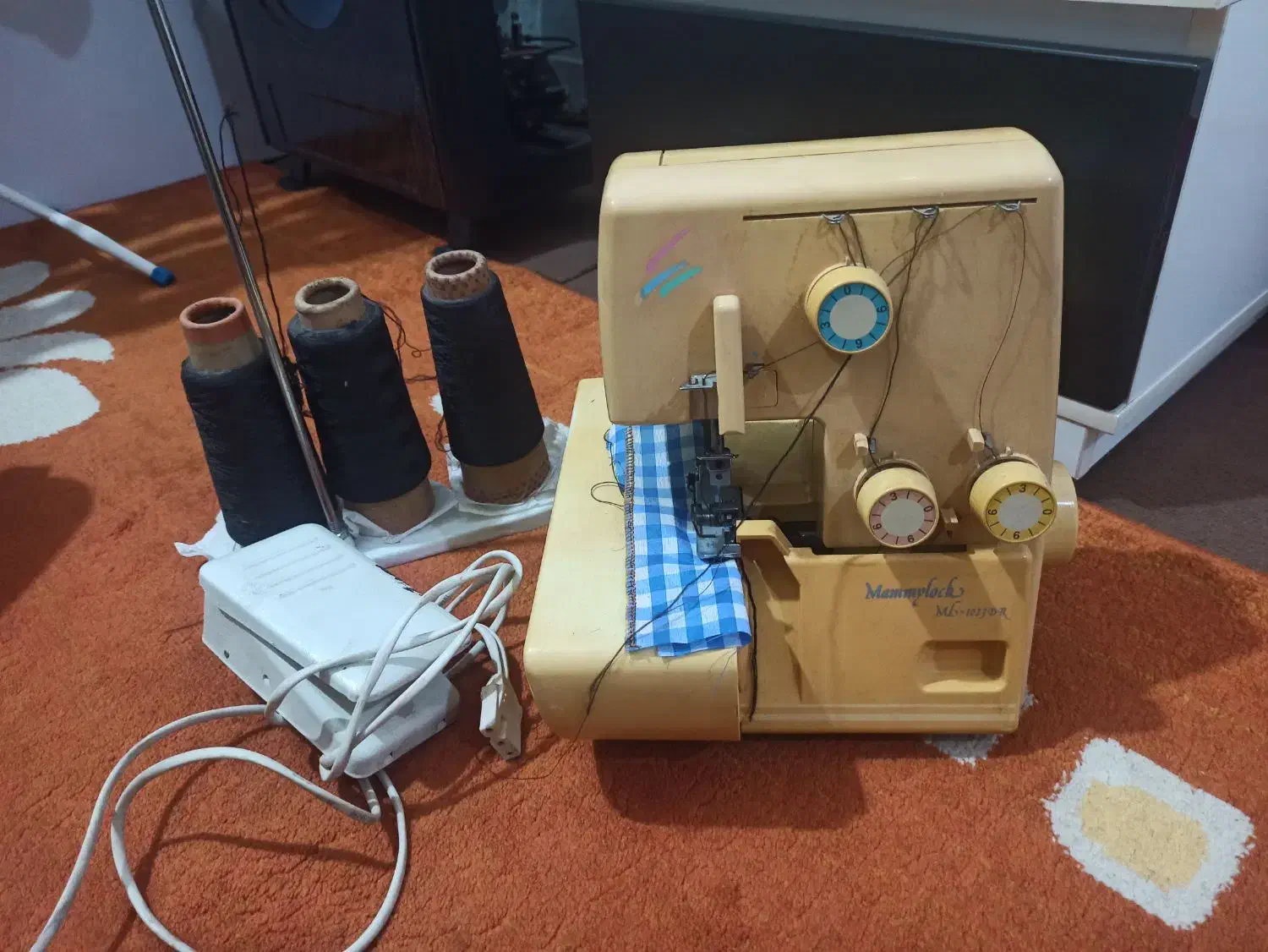 چرخ سردوز مامی لوک 3نخ|چرخ خیاطی و ریسندگی|ساری, |دیوار