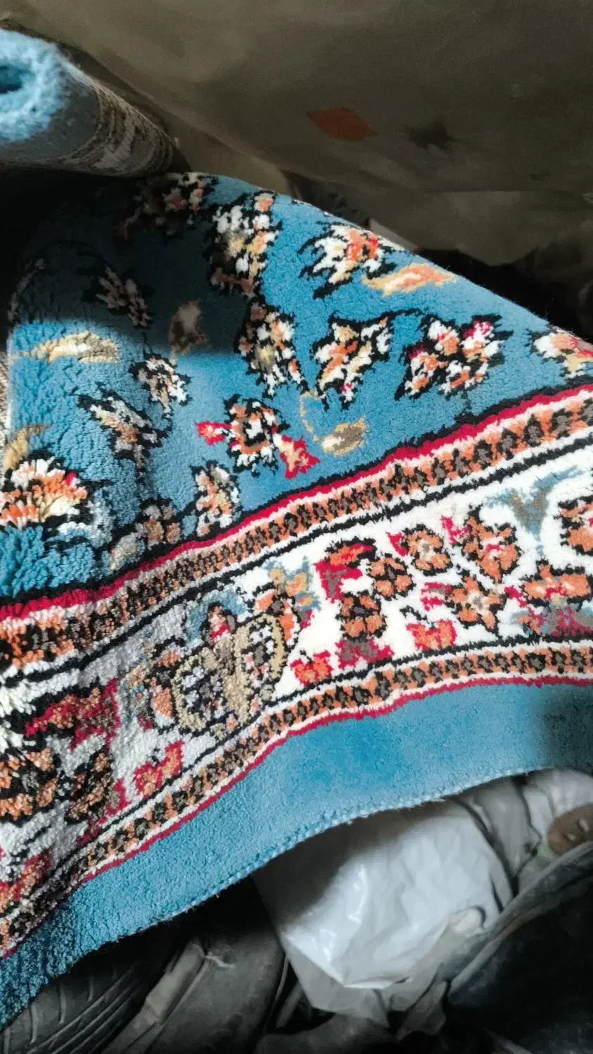 یک کنار 12متر هست وفرش 6متری سالم ونو|فرش|مشهد, مهدی آباد|دیوار