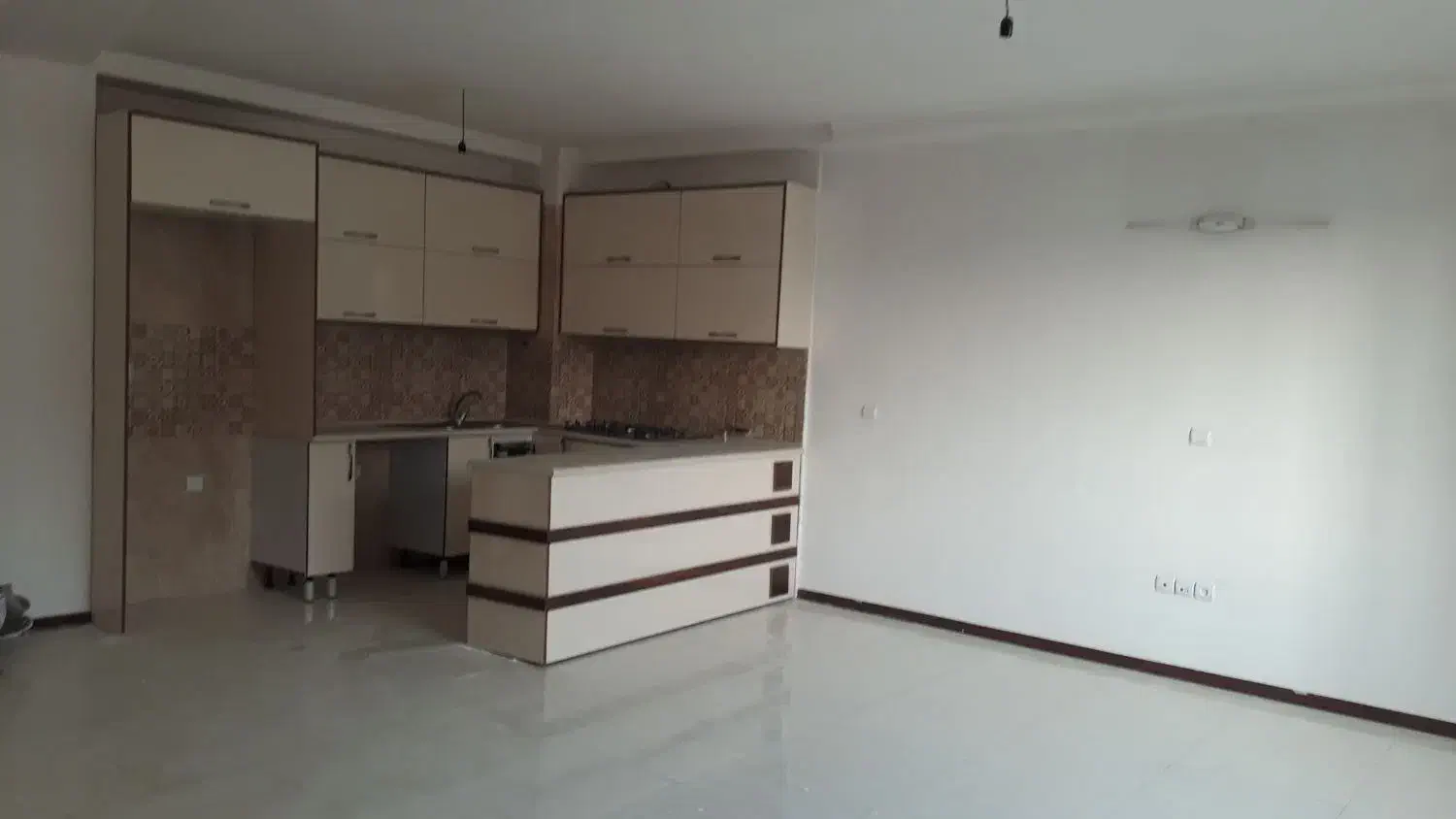 آپارتمان فروشی جاجرود بی نظیر مالک|فروش آپارتمان|جاجرود, |دیوار