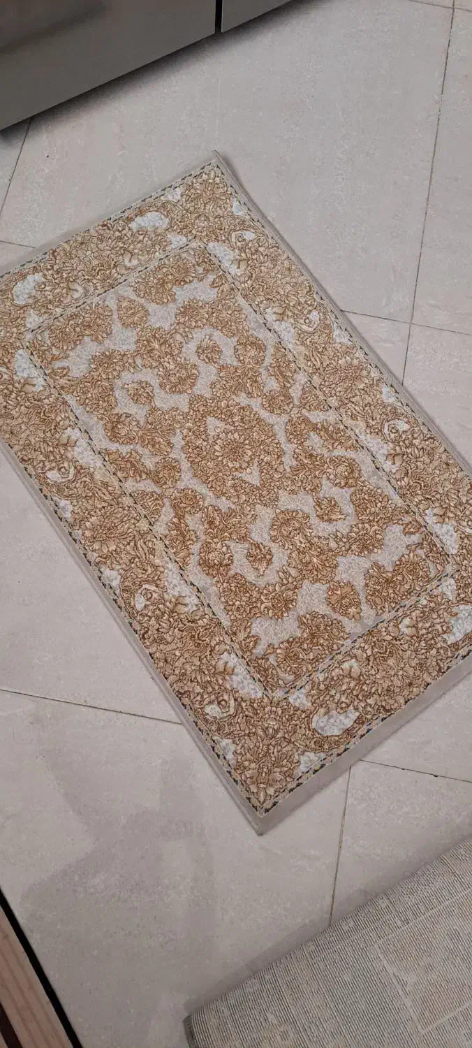 پادری|پادری|تهران, آهنگ|دیوار