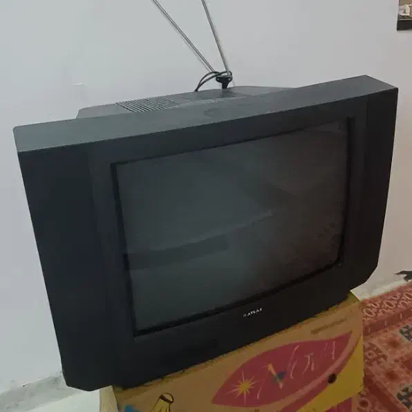 تلویزیون اطلس قدیمی|تلویزیون و پروژکتور|هشتگرد, شهرک بعثت|دیوار