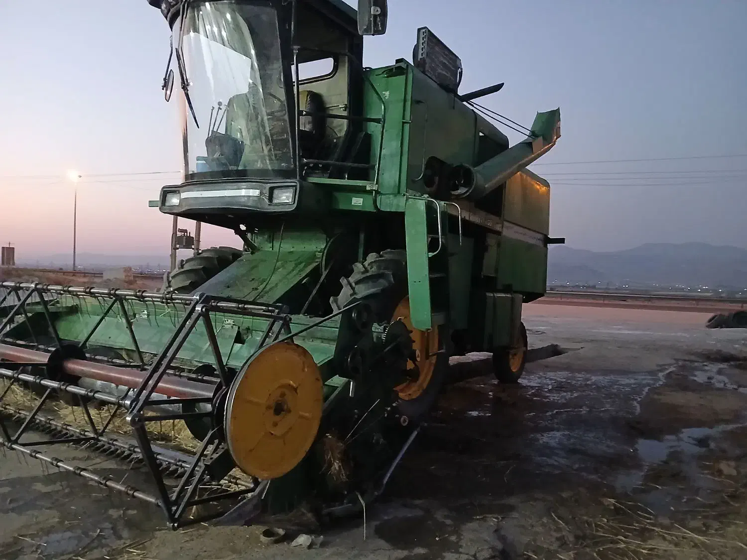 کمباین 955|خودرو سنگین|زاغه, |دیوار