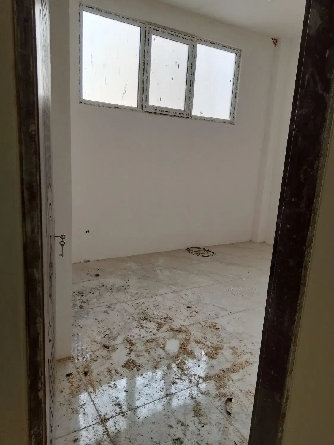 رهن واحد 120متری کلید نخورده فول امکانات