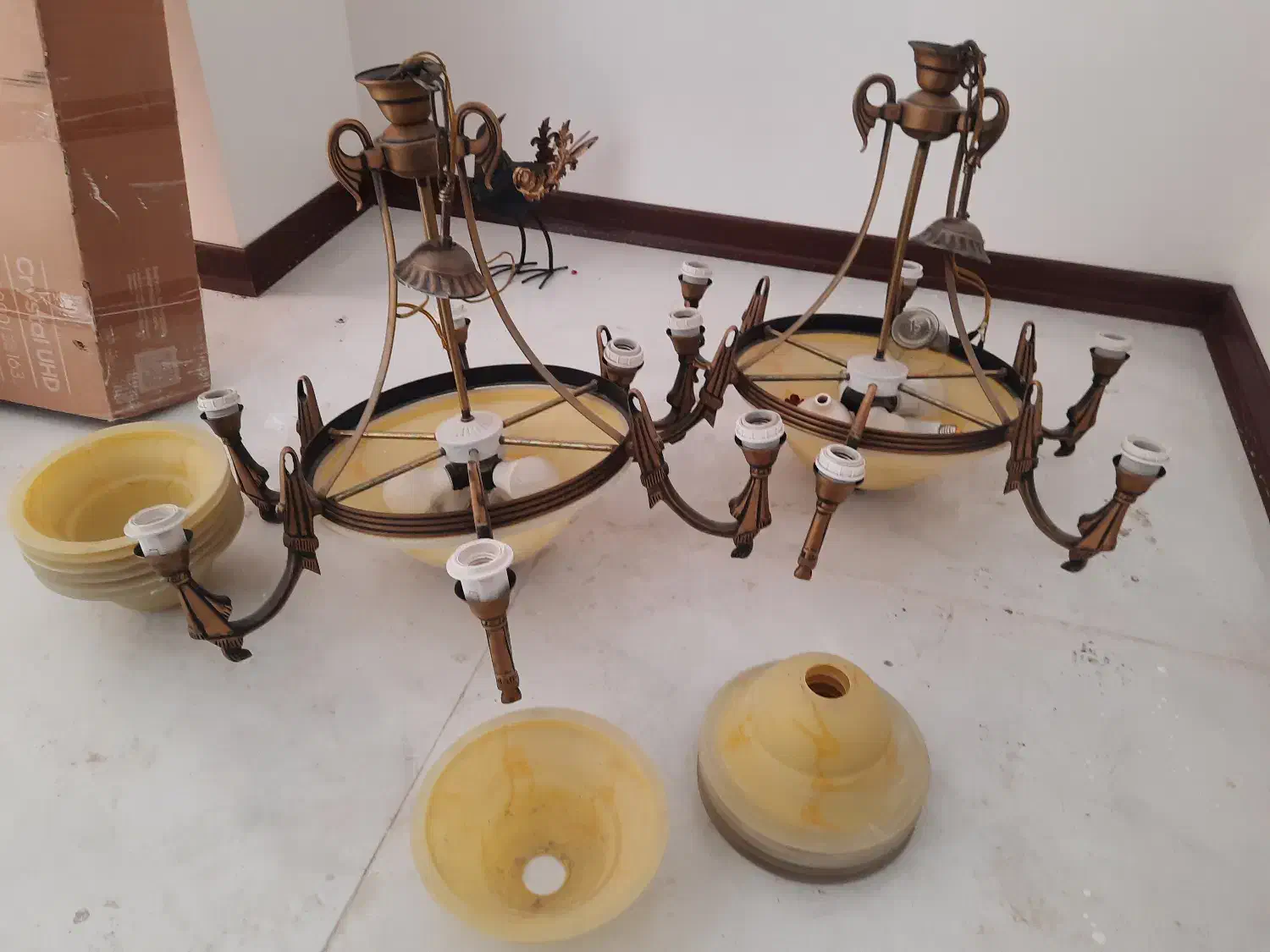 لوستر ۶ شاخه برنزی|لوستر و چراغ آویز|کرج, فاز ۳ گوهردشت|دیوار