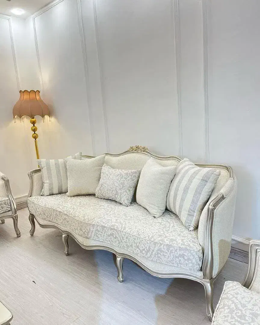 مبل فرانسوی ( سه گل)|مبلمان خانگی و میز عسلی|مشکیندشت, |دیوار