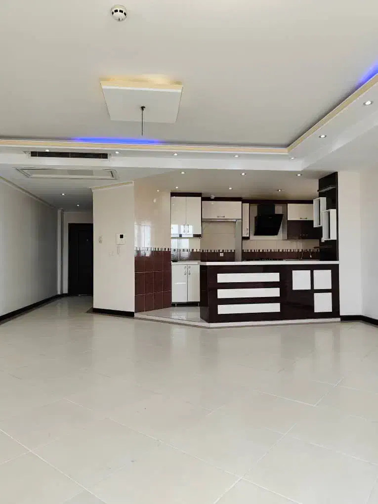 آپارتمان ۱۱۰ متری برج آسمان سه کله