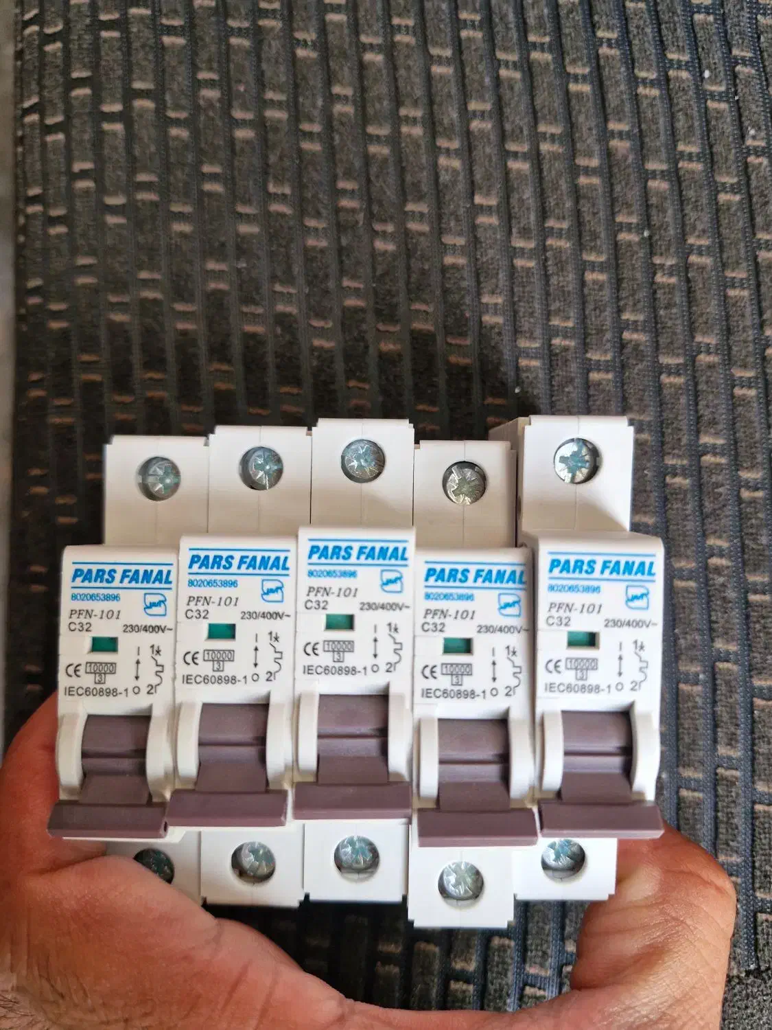 فروش تعدادی فیوز مینیاتوری کنگان|مصالح و تجهیزات ساختمان|بندر کنگان, |دیوار