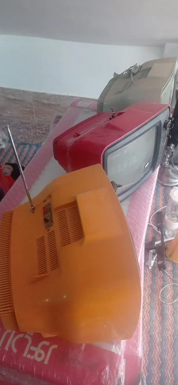 تلوزیون سیاه سفید قدیمی کلکسیونی|تلویزیون و پروژکتور|فردوس (خراسان), |دیوار