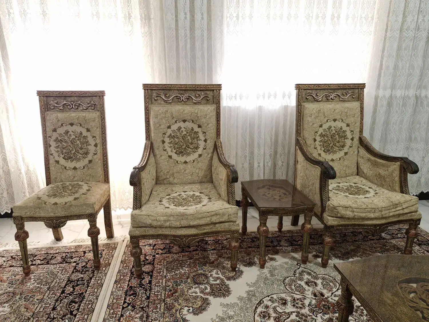 مبلمان کلاسیک ۹نفره بدون هیچ عیب و نقصی|مبلمان خانگی و میز عسلی|تاکستان, |دیوار