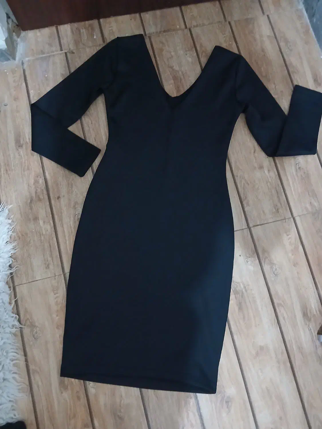 لباس بیرون|لباس|رشت, حمیدیان|دیوار