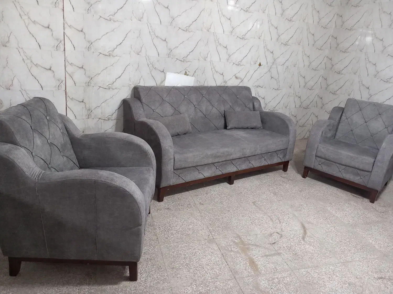 ۱۵ مدل مبل چستر و سلطنتی|مبلمان خانگی و میز عسلی|کوهدشت, |دیوار