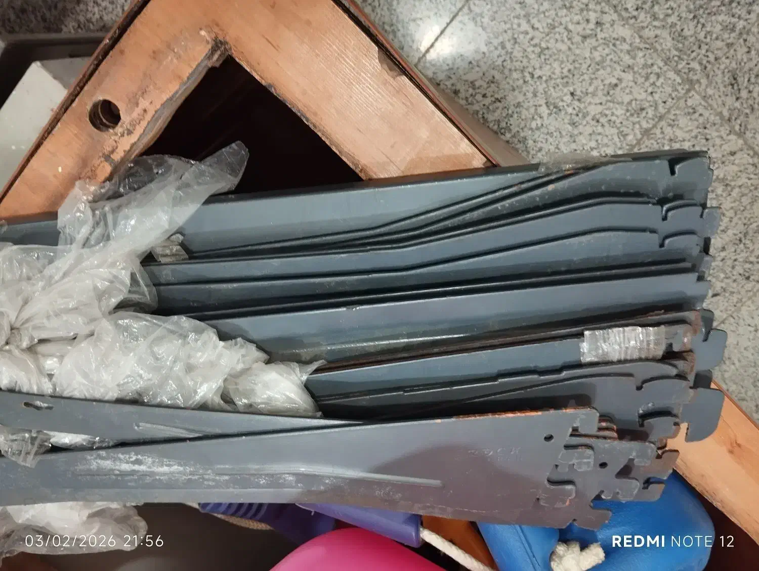 قفسه فلزی|کتابخانه، شلف، قفسههای دیواری|یزد, |دیوار