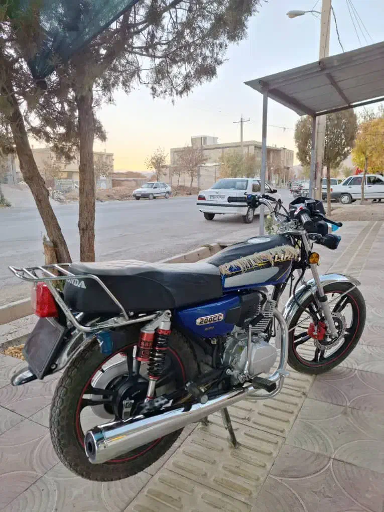 موتور هندا|موتورسیکلت|سده (فارس), |دیوار