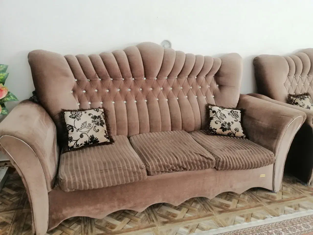 مبلمان هفت نفره|مبلمان خانگی و میز عسلی|تربت‌حیدریه, قائم|دیوار