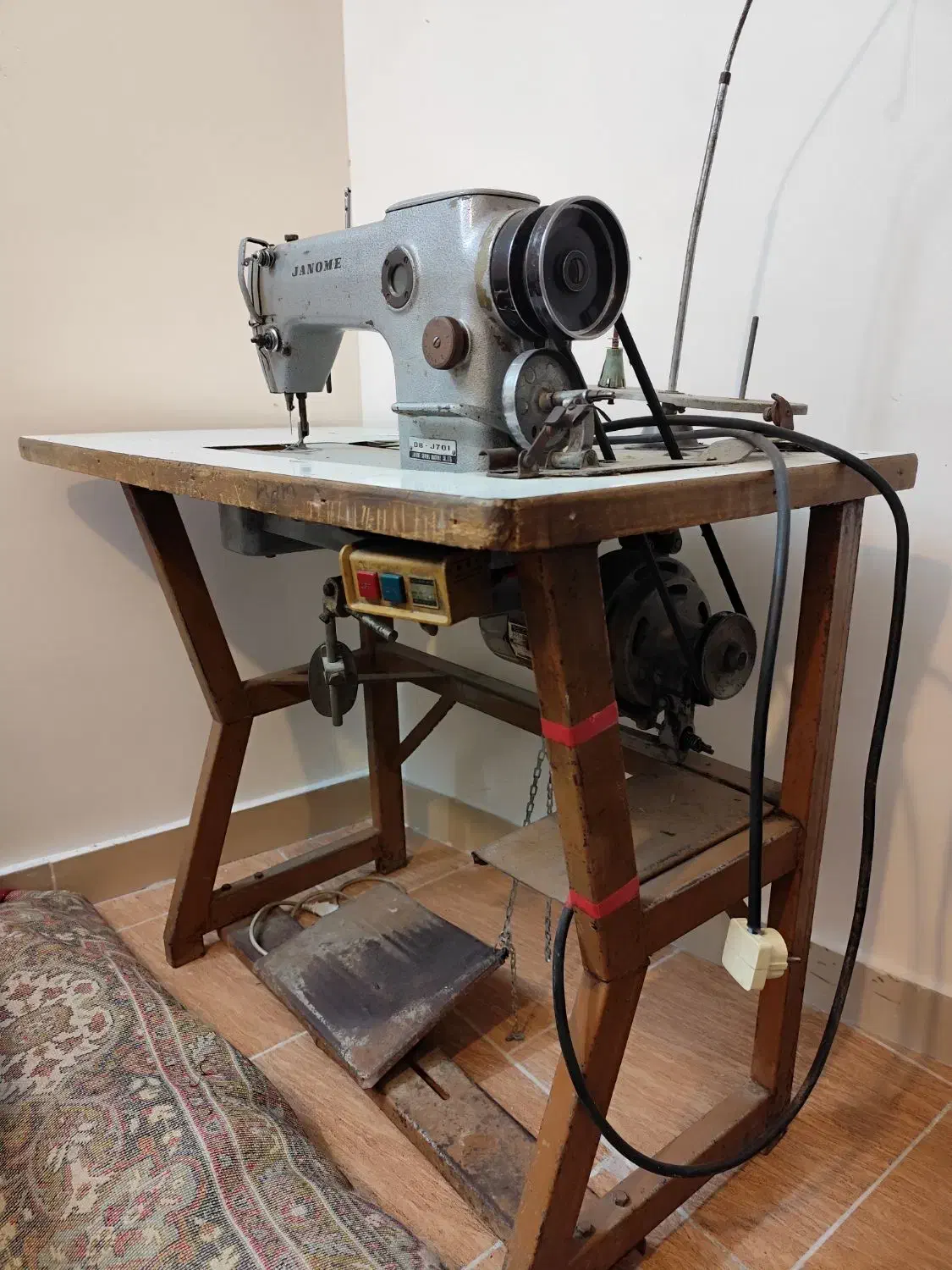 چرخ صنعتی ژانومه|چرخ خیاطی و ریسندگی|قائمشهر, |دیوار