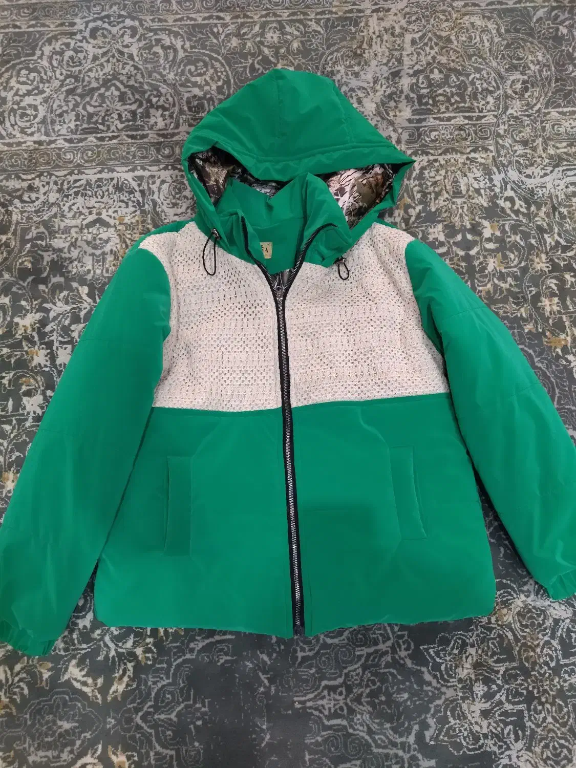 کاپشن نو|لباس|مشکین‌دشت, |دیوار