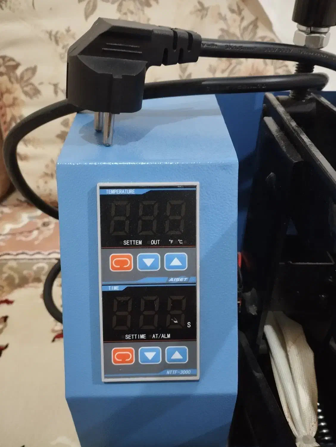 دستگاه نگین|چرخ خیاطی و ریسندگی|نالوس, |دیوار