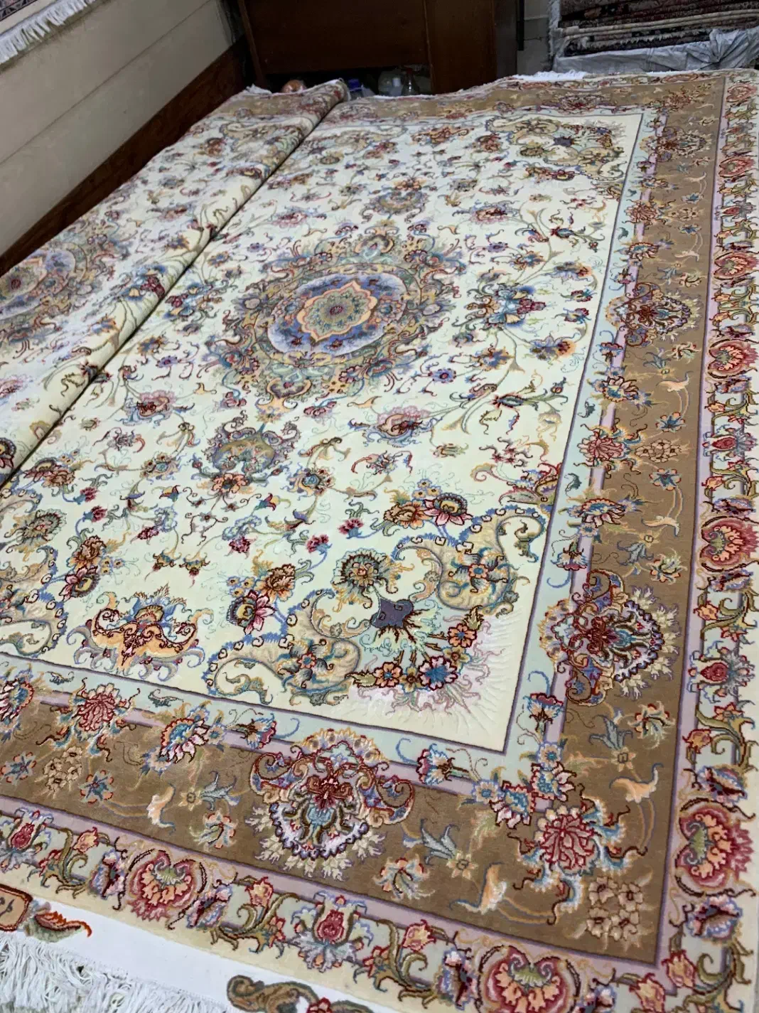 (فرش حق زاده)جفت فرش۶متری۴۰رج خطیبی گل ابریشم|فرش|تبریز, |دیوار