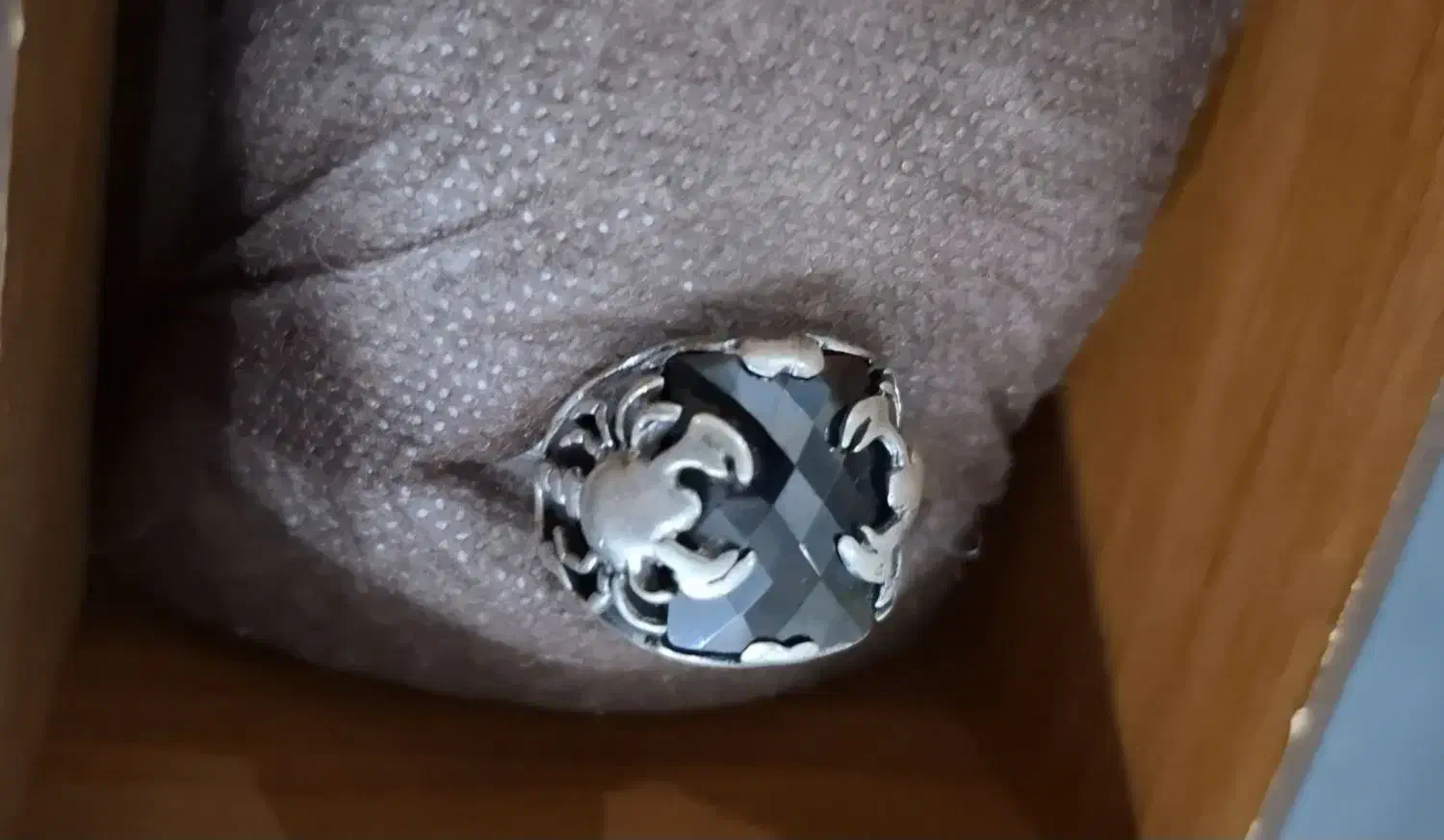 زیورآلات و اکسسوری انگشتر|زیورآلات و اکسسوری|بافق, |دیوار