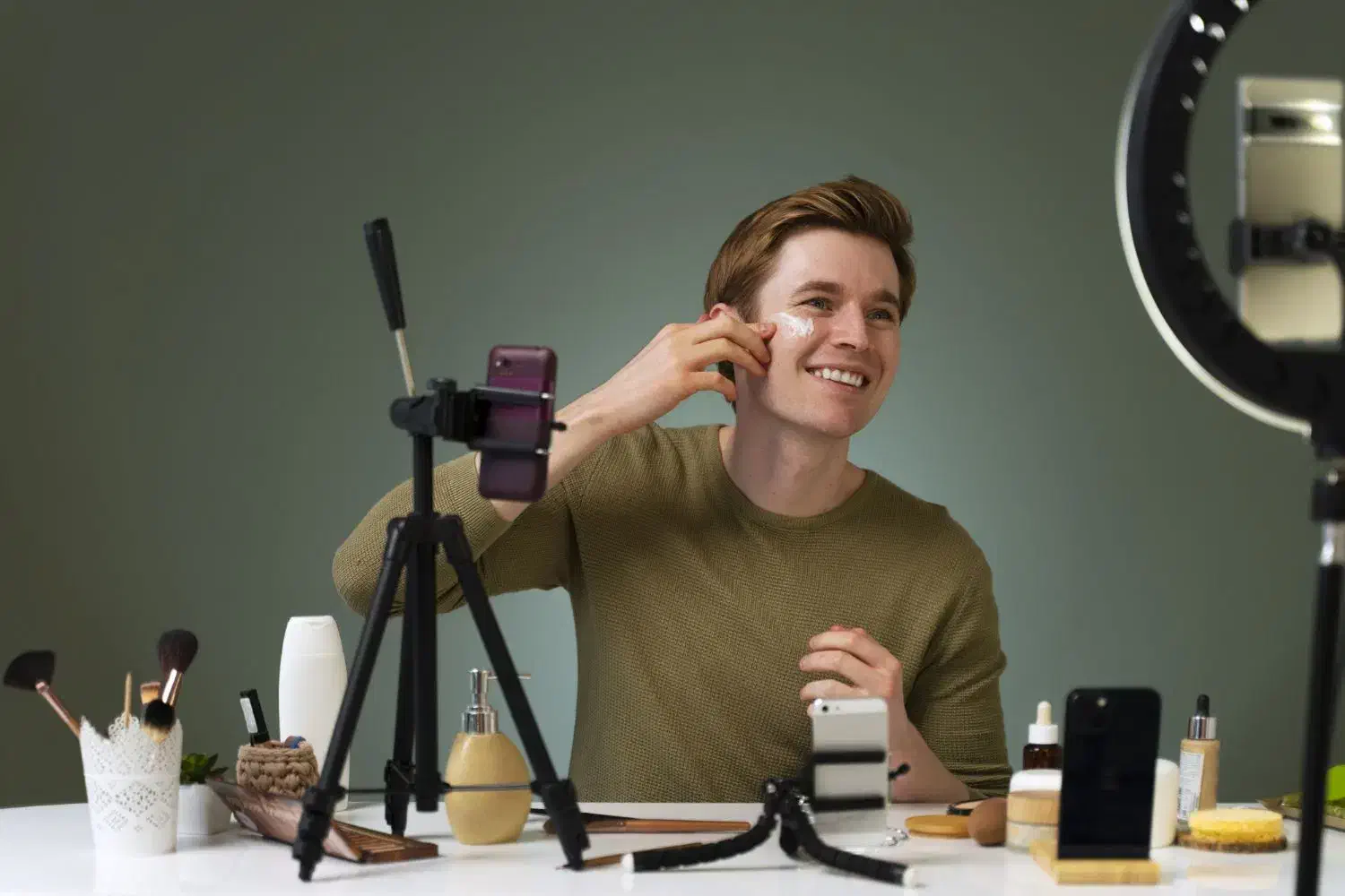 آموزش تولید محتوای حرفه ای (فقط با گوشی)|خدمات آموزشی|بوشهر, |دیوار