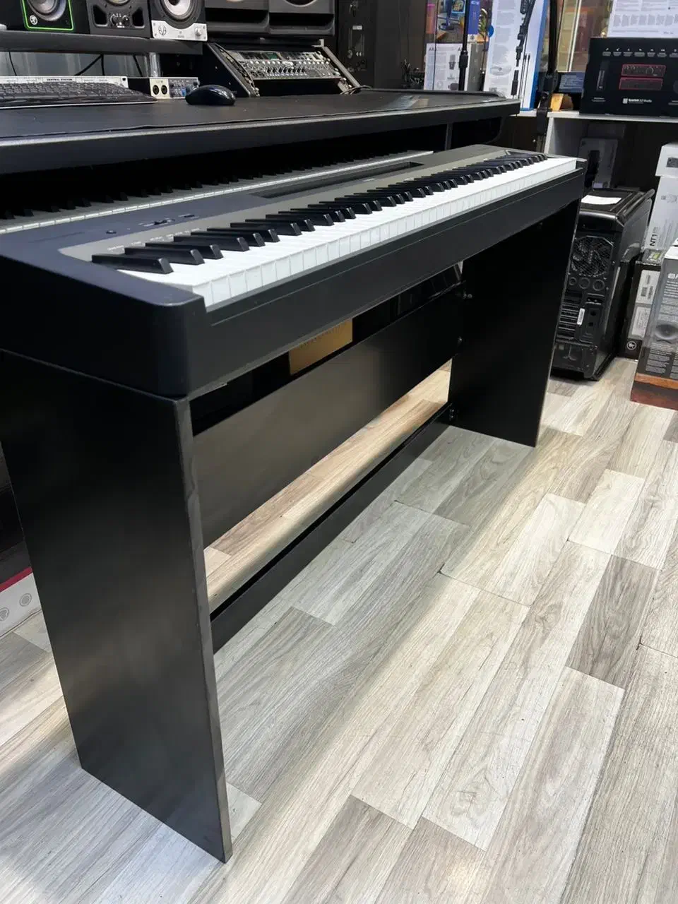 پیانو یاماها p45|پیانو، کیبورد، آکاردئون|رشت, منظریه|دیوار