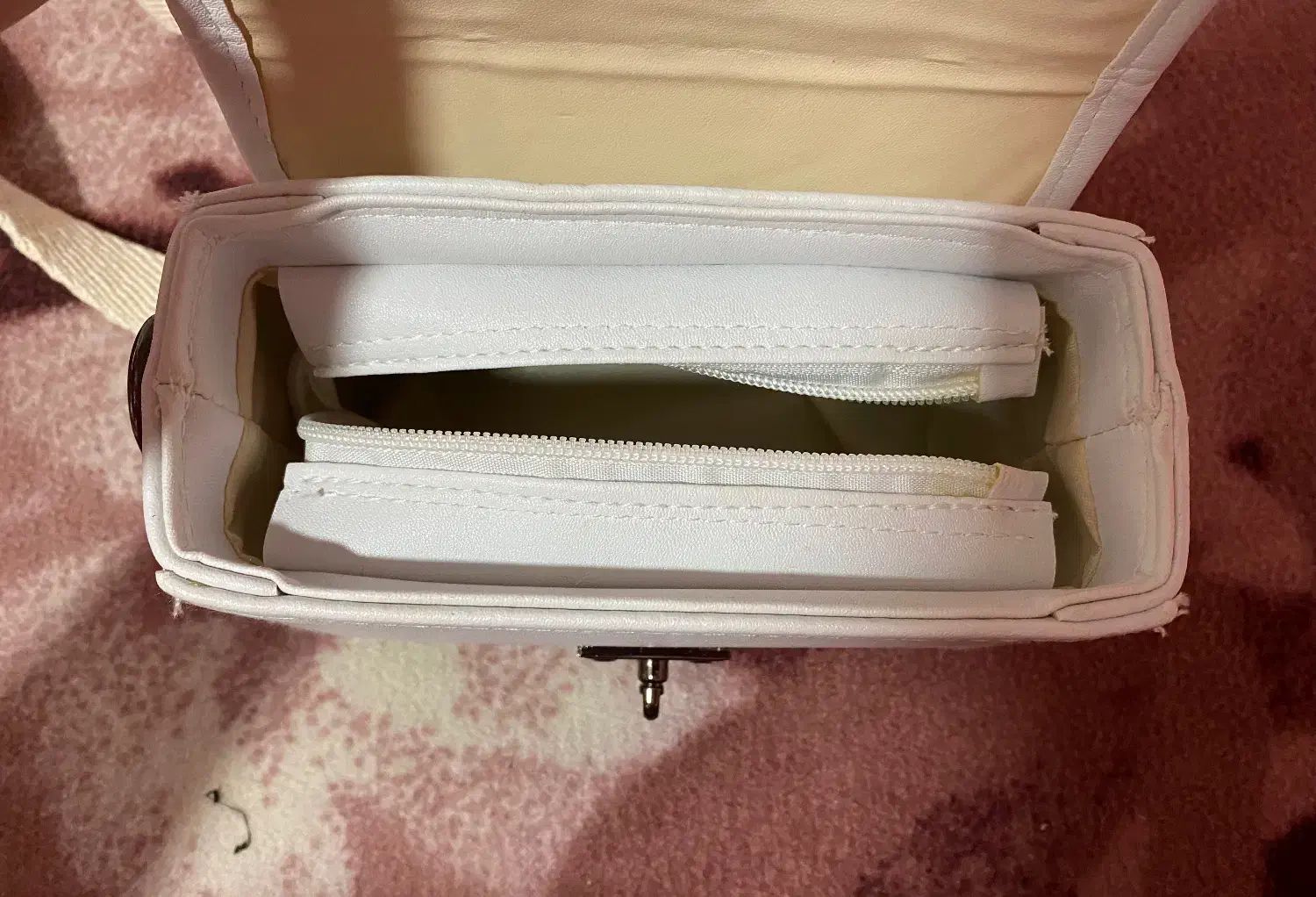 کیف|کیف، کفش، کمربند|جوانرود, |دیوار