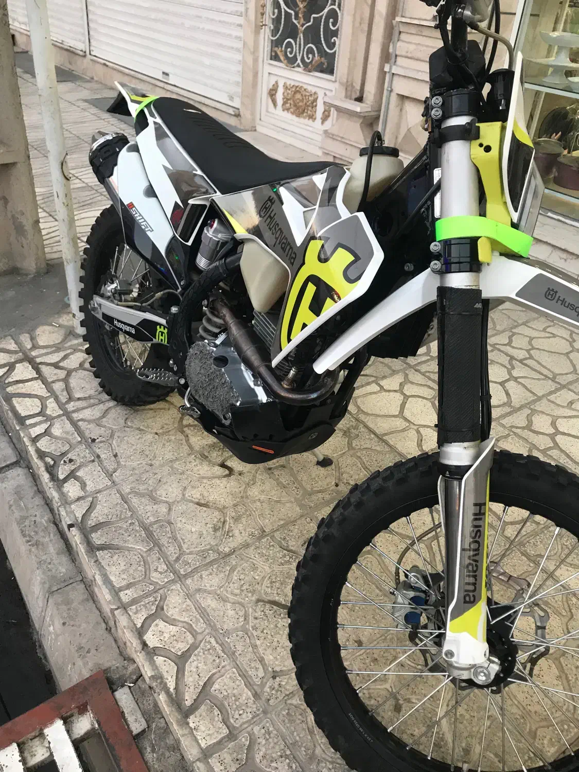 فلات طرح هاسکی ۱۴۰۲|موتورسیکلت|زنجان, |دیوار