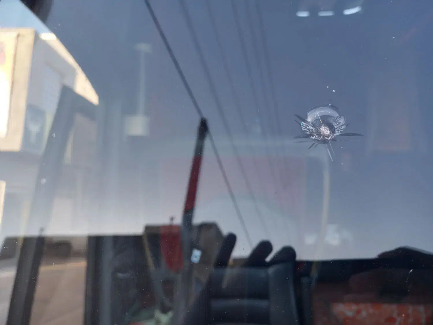 ترمیم سنگ خوردگی وترک شیشه خودرو|خدمات موتور و ماشین|زرند, |دیوار