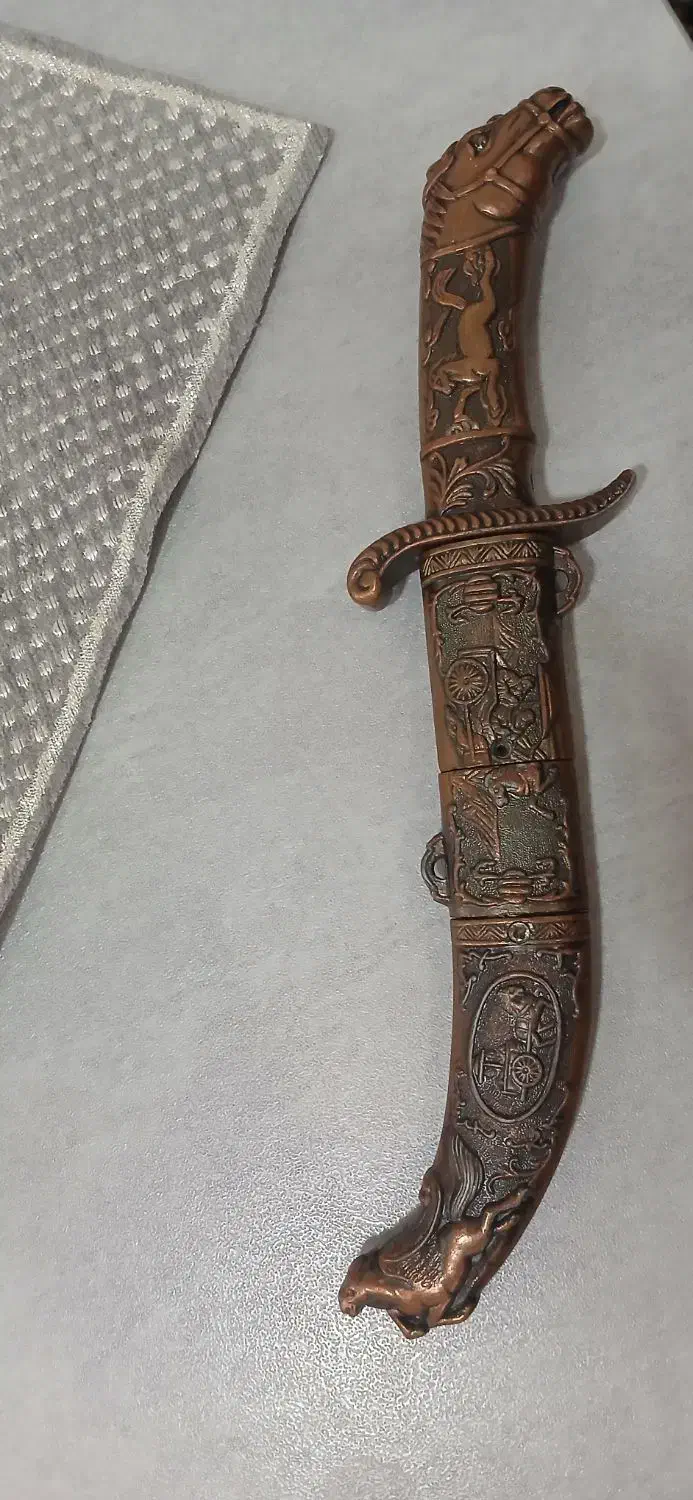 چاقو|کلکسیون اشیاء عتیقه|اراک, |دیوار