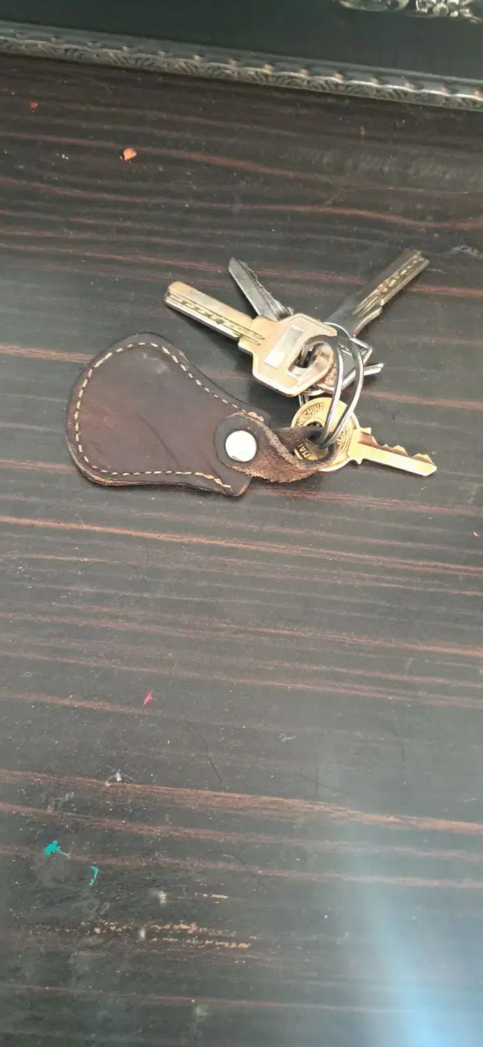 کلید پیدا شده|اشیا|فیروزآباد (فارس), |دیوار