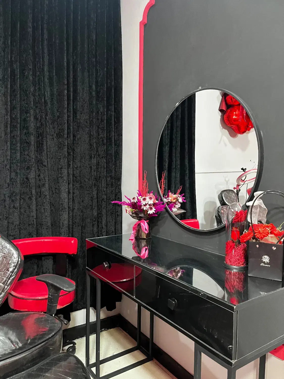 اجاره لاین در بهترین لوکیشن 50% تخفیف|آرایشگاه و سالن‌های زیبایی|زاهدان, |دیوار