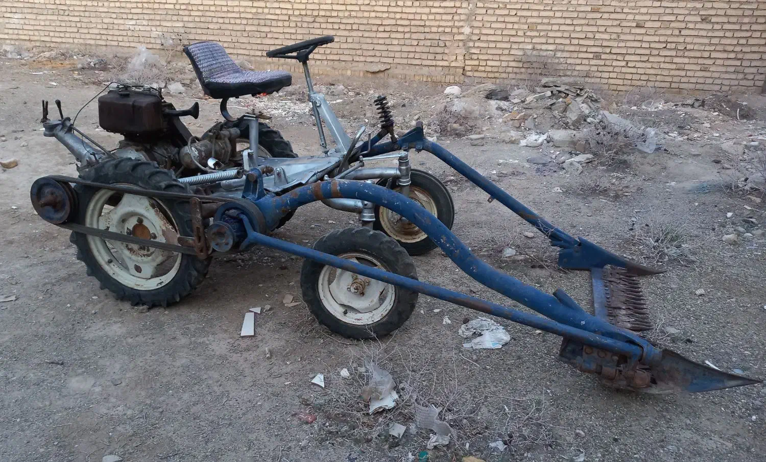 دروگر تیلر علف بر یونجه چین ادوات کشاورزی ینجه|ماشین‌آلات صنعتی|اصفهان, آزادان|دیوار