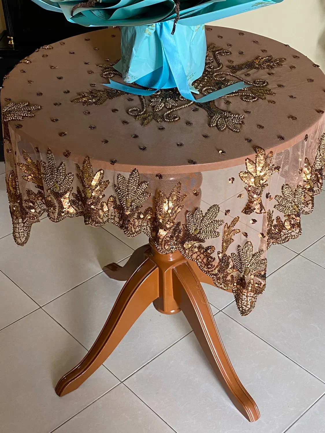 میز گرد|میز و صندلی غذاخوری|رشت, چله خانه|دیوار