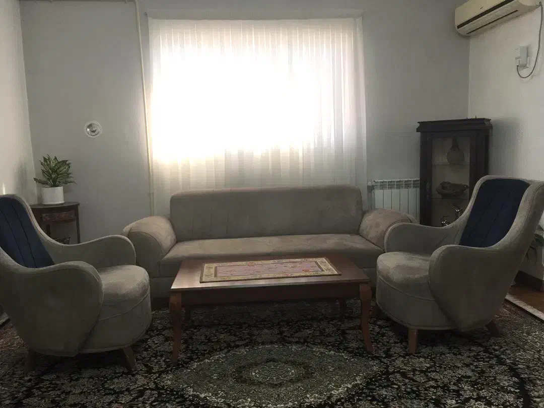 مبل راحتی سالم|مبلمان خانگی و میز عسلی|رشت, انصاری|دیوار